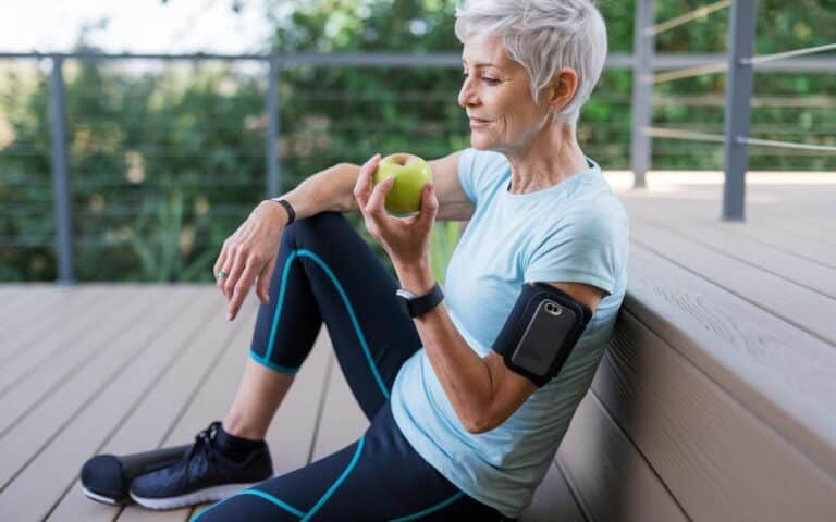 Allenamento con i pesi dopo i 60 anni: il programma di potenziamento consigliato dai fisioterapisti