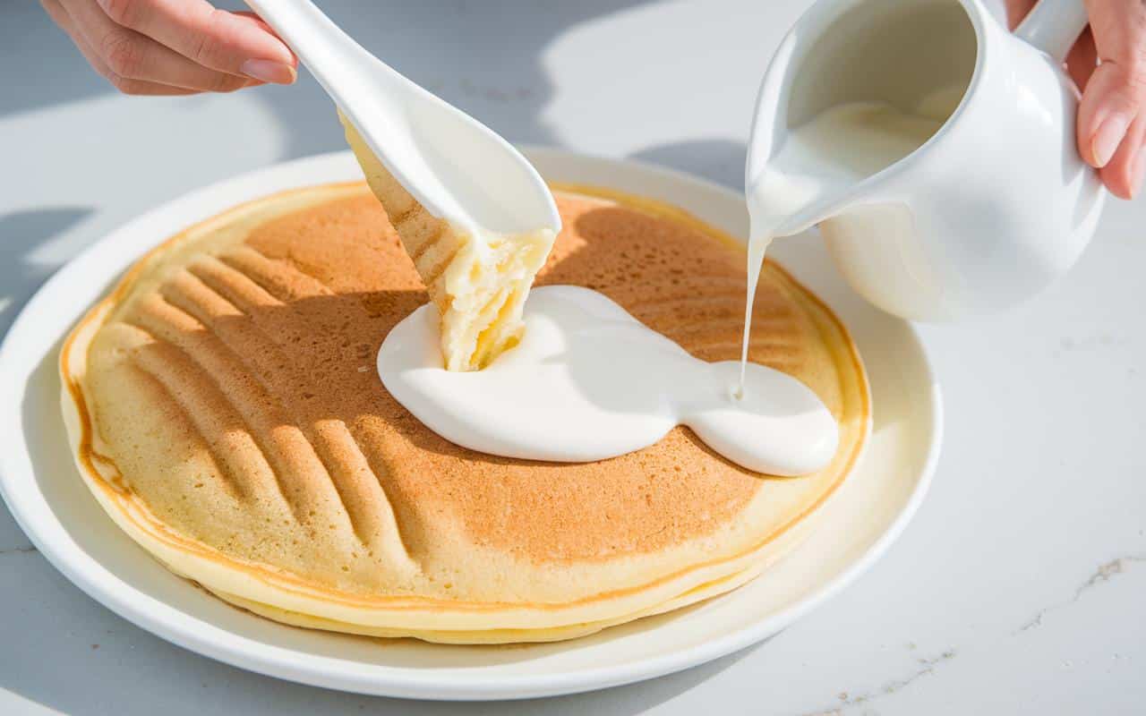 Come preparare una pastella per crêpe senza grumi: la tecnica del riposo e della setacciatura che gli chef francesi giurano sia infallibile